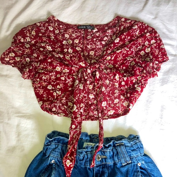 💥SOLD💥Shein flowery tie top - Picture 3 of 4